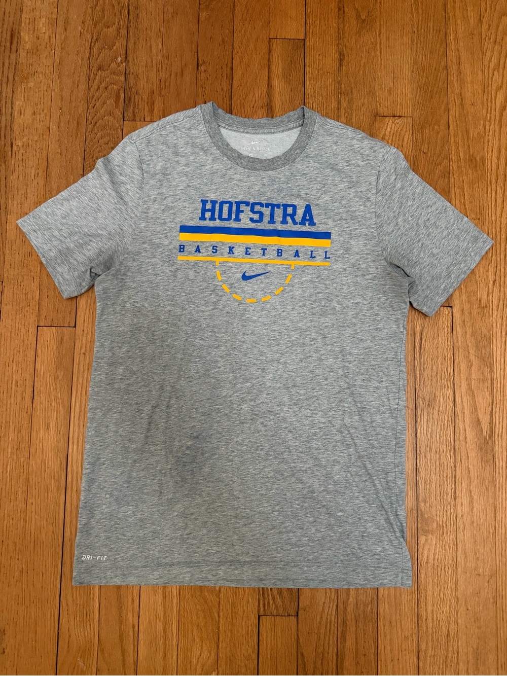 Hofstra University Basketball Nike Dri-Fit T-Shirt Size M